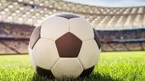 独家快讯：阿森纳半场领先埃弗顿1-0，哲凯赖什精准点球制胜！精彩瞬间不容错过！