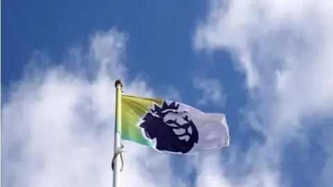 劉傳興近兩戰表現超周琦，媒體人質疑周琦最終用兵安排